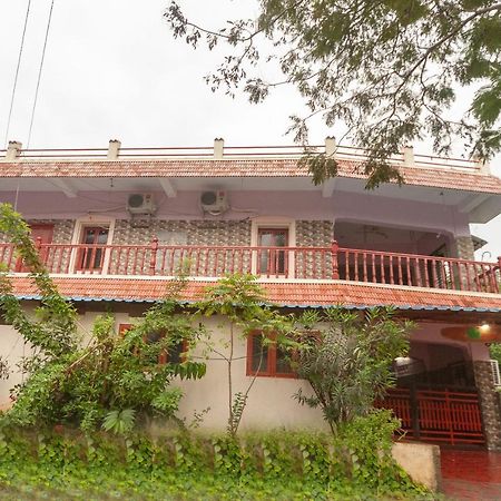 Oyo 24053 Auro Gp Guest House Auroville Eksteriør billede